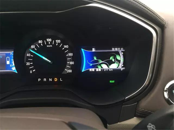 阿斯顿马丁4.7油耗实测,蒙迪欧对比阿斯顿马丁图片