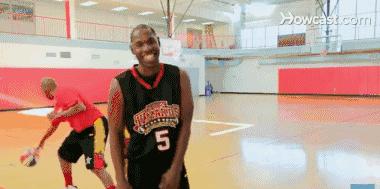 你听说过屁股也能传球吗？各种花式传球秀一脸！