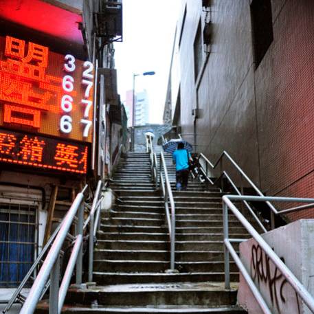 香港这家传统小吃牛肉汤店,明星经常光顾的香港牛腩店