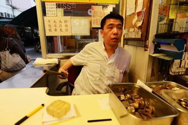 香港这家传统小吃牛肉汤店,明星经常光顾的香港牛腩店