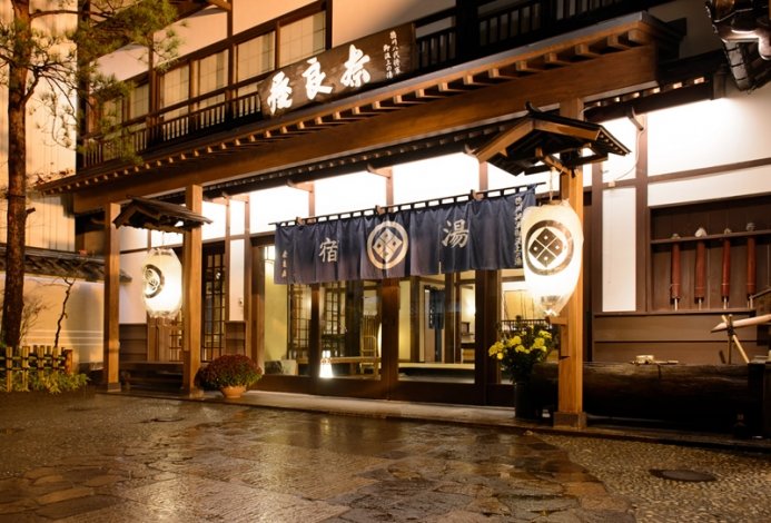 寒假带你见识世界各地的顶级温泉，“泡”制幼嫩美肌！