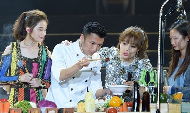 王菲谢霆锋一年收入,王菲谢霆锋花了多少钱