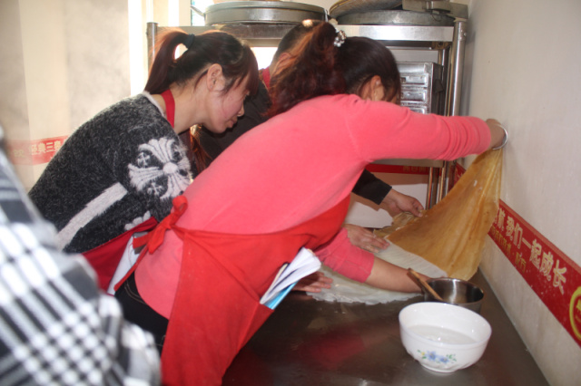 西安面皮的做法大全,汉中米皮做法小吃培训