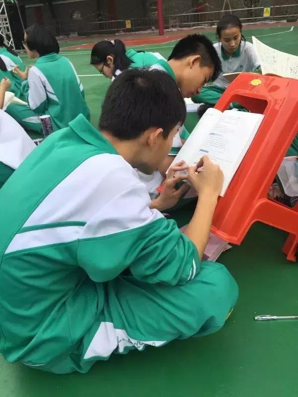 褰㈣薄璁捐澶ц禌瀛︽牎,鑱屾牎褰㈣薄璁捐澶ц禌