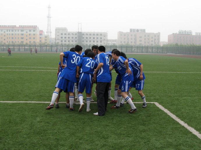 业余比赛5大制胜技巧,业余球场优秀中场必备的7大技巧