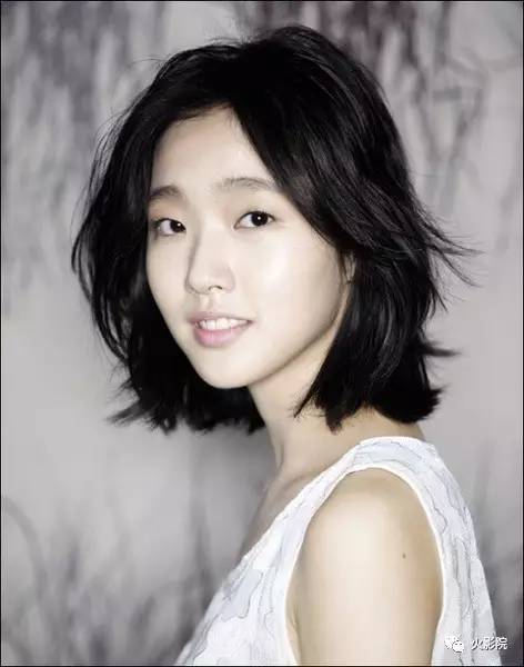 无论《鬼怪》会不会烂尾，我都迷上了这个大脸盘、小眼睛的妹纸！