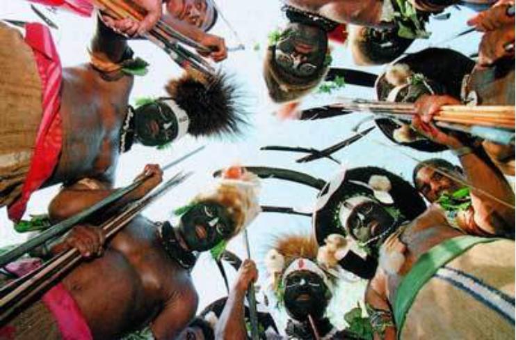 这是一个关于一群华人富婆，到澳洲买苦吃的故事