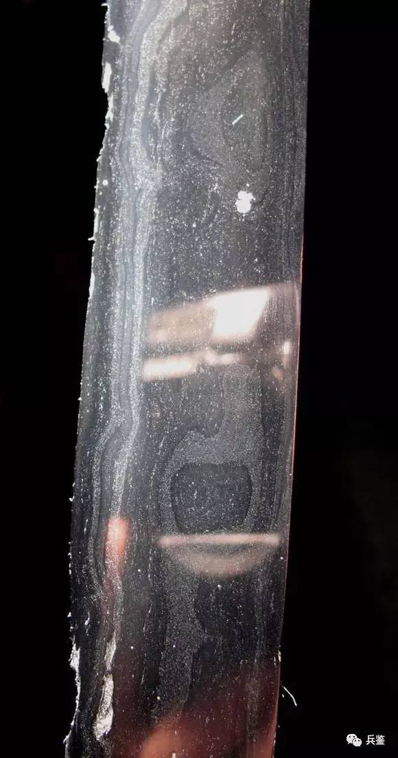 花纹钢和陨铁剑怎么分辨,怎么鉴别花纹钢的剑