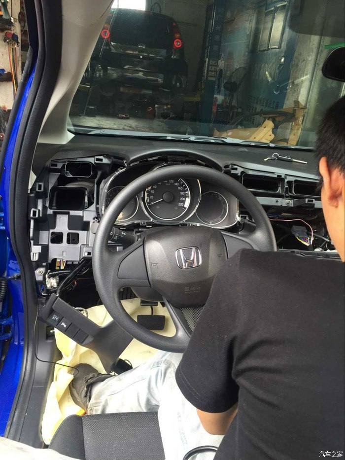 蓝色的飞度为什么便宜,蓝色飞度好看吗