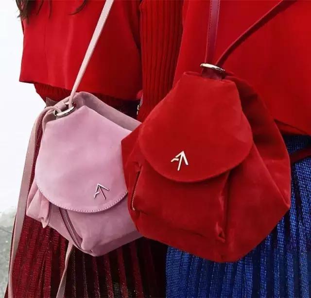 包治百病,我与时髦girl之间只差一枚“麂皮”包了!