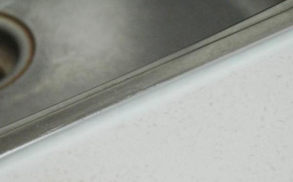 水槽胶条发霉变黑,水槽发霉清理方法有哪些