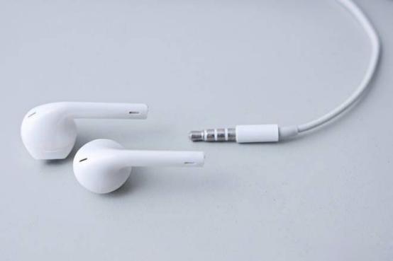 airpods右耳声音很小是什么问题,关于airpods