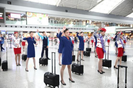 获得全球时尚盛典大奖,西航这个学校为什么这么时尚?