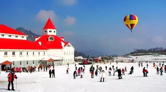 成都周边看雪滑雪的地方 (成都周边滑雪泡温泉好去处)
