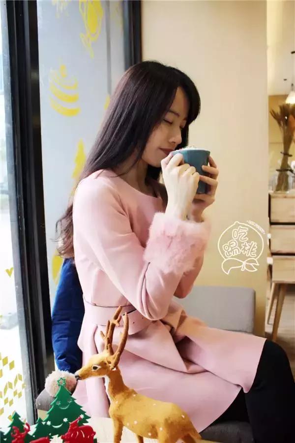 圣诞搞事啊!这杯咖啡竟好喝得我连杯子都吃掉了!