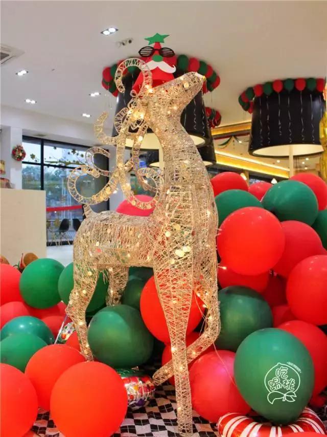 圣诞搞事啊!这杯咖啡竟好喝得我连杯子都吃掉了!