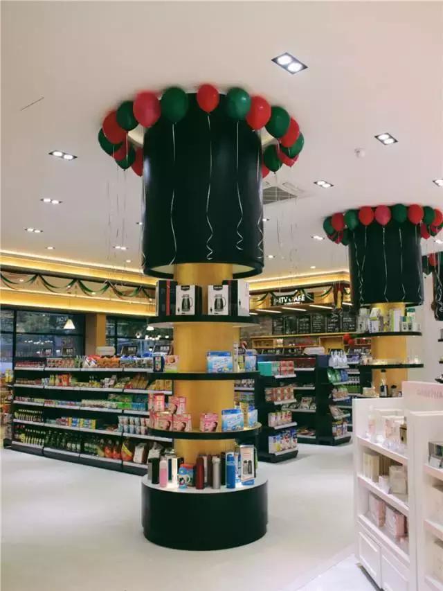 圣诞搞事啊!这杯咖啡竟好喝得我连杯子都吃掉了!