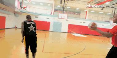 你听说过屁股也能传球吗？各种花式传球秀一脸！