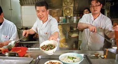 香港这家传统小吃牛肉汤店,明星经常光顾的香港牛腩店