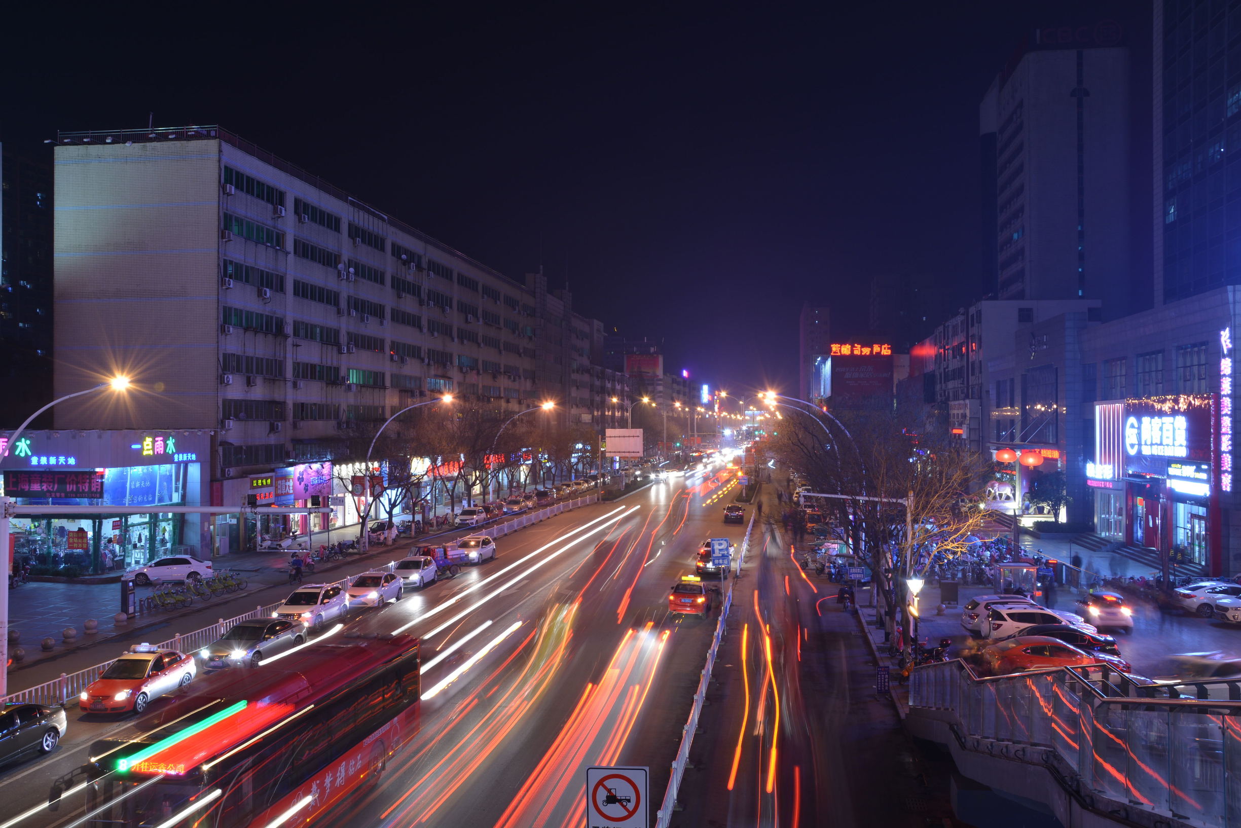 尼康D5200扫街，狗头基本够用