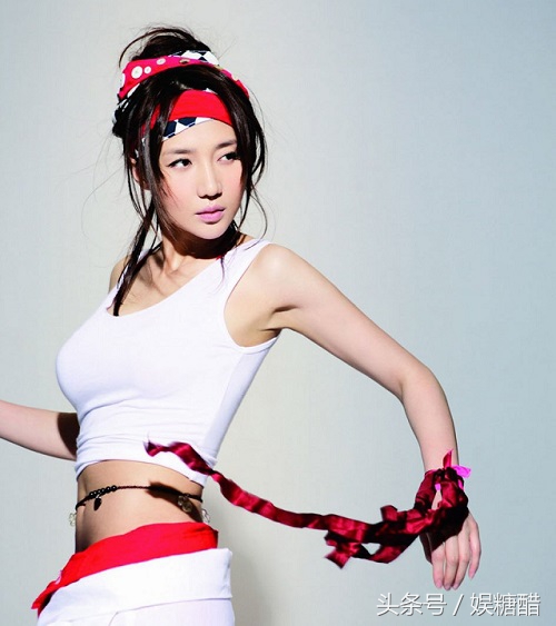 性感“千面”阿朵“财商”绚烂盛开