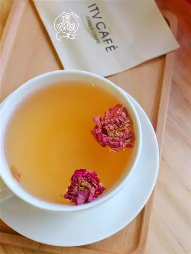 圣诞搞事啊!这杯咖啡竟好喝得我连杯子都吃掉了!