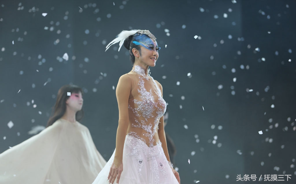 杨丽萍最后一次跳孔雀舞地点,杨丽萍跳的孔雀舞19岁