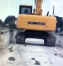 当武士刀遇到剑,一刀砍下去见真知,武士刀:就是让你想不到