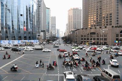 对不起，我们就爱待在成都！