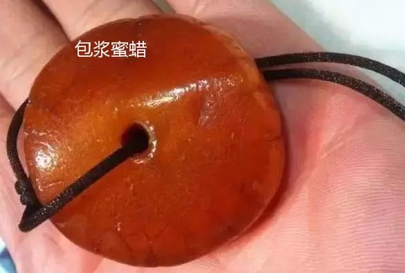 盘玩蜜蜡注意什么,盘玩的蜜蜡变颜色就是真的吗