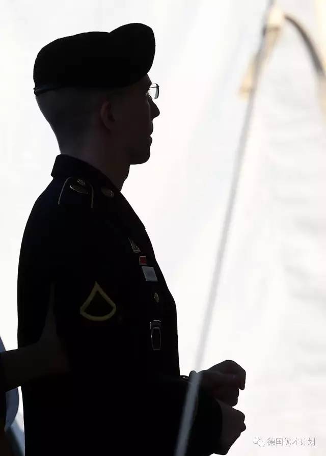 她是世界最牛变性人，*诺斯**登的前辈，奥巴马最后一刻为她发特赦令