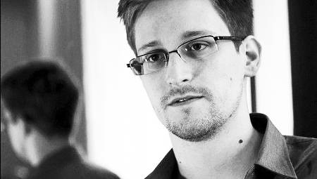 她是世界最牛变性人，*诺斯**登的前辈，奥巴马最后一刻为她发特赦令