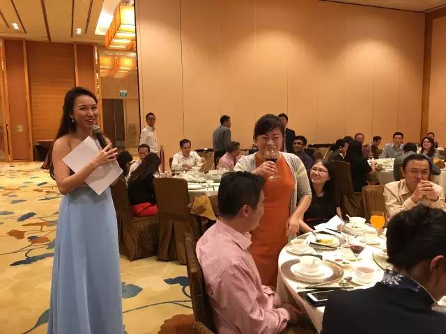 “美女”与“夜寿”：中国东航60岁生日晚宴趴新加坡分场