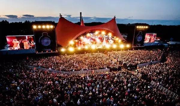 对不起，我们就爱待在成都！