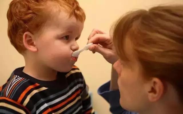 小儿肺炎为什么越治越咳嗽,小儿反复咳嗽什么药都治不好