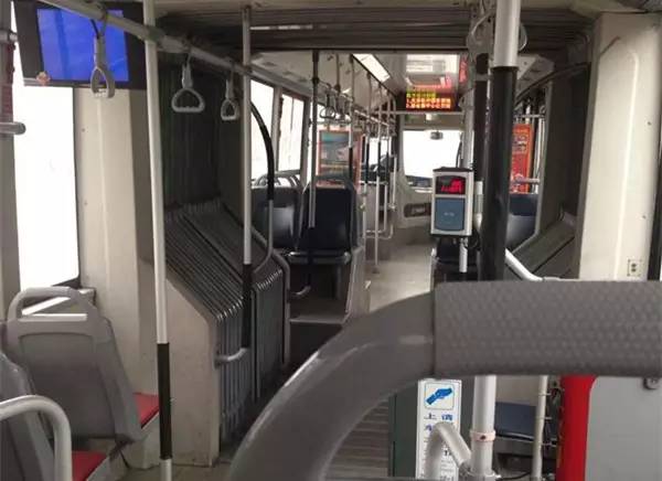 对不起，我们就爱待在成都！