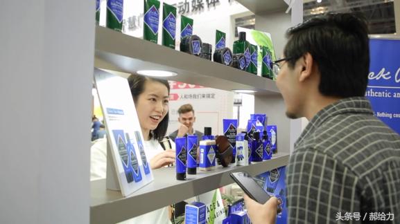 中国学生经历了外国穿搭改造之后，变化不可思议！【给力改造】