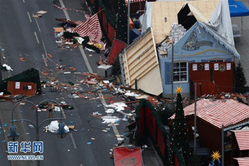 丧心病狂!恐怖分子吻别7岁女儿送其当“人肉*弹炸**”