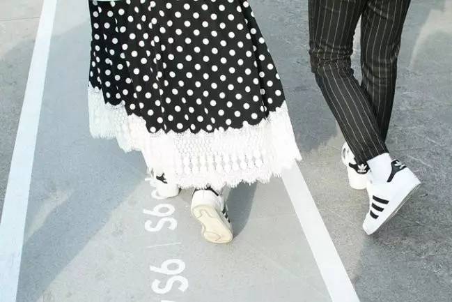 白天看起来好黑,白天还挺正常晚上就暴躁