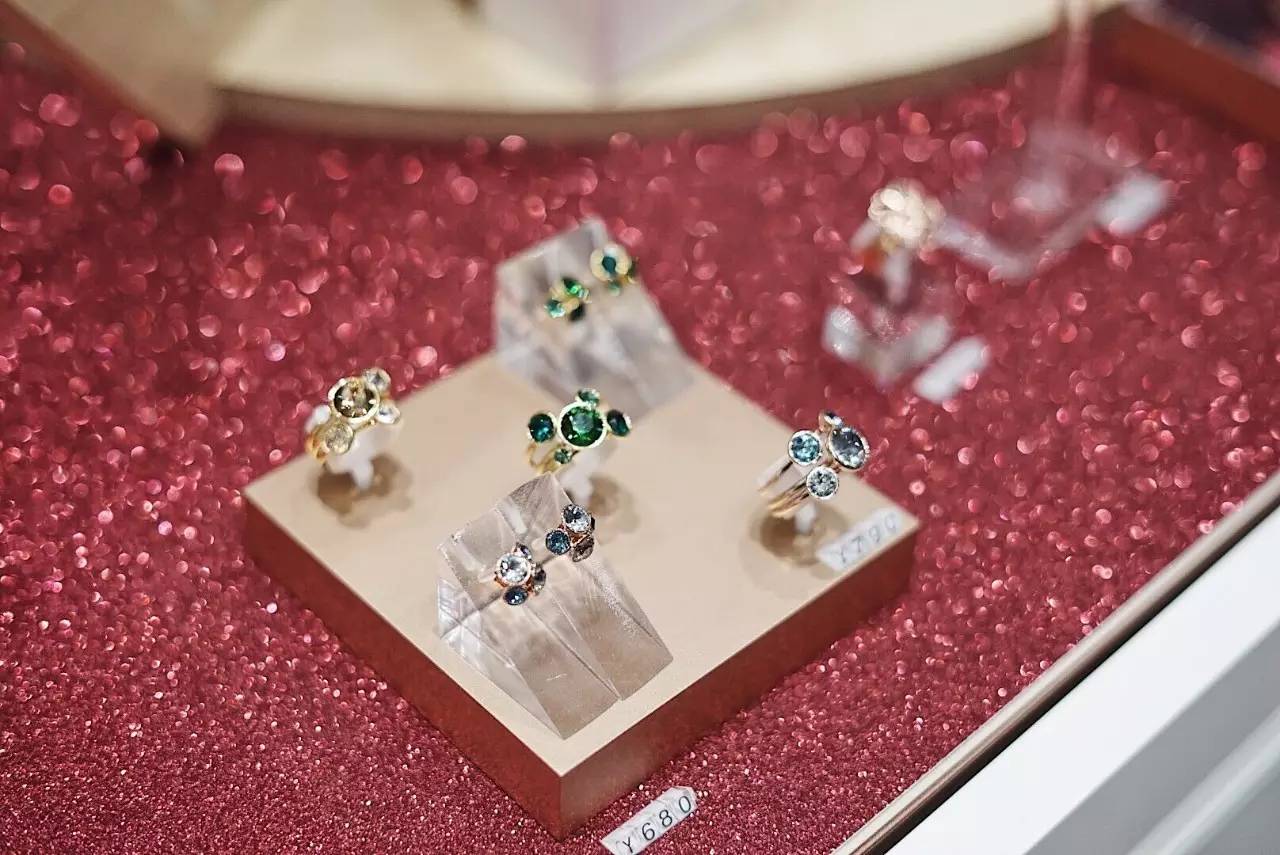 直男们有救了！这13家从未杭州亮相的新店，总有一款圣诞礼物，适合你的女神……