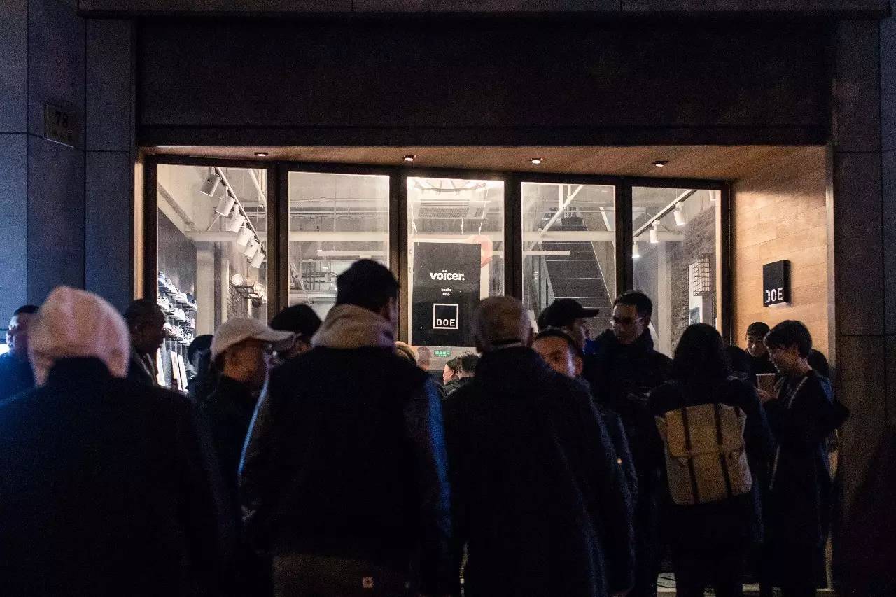 图集|我们带着这些“黑胶唱片”和几百个好看的人,一起入侵了DOE