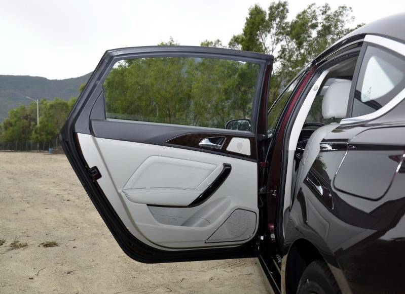 试驾众泰t700自动尊贵,众泰z700手动测评