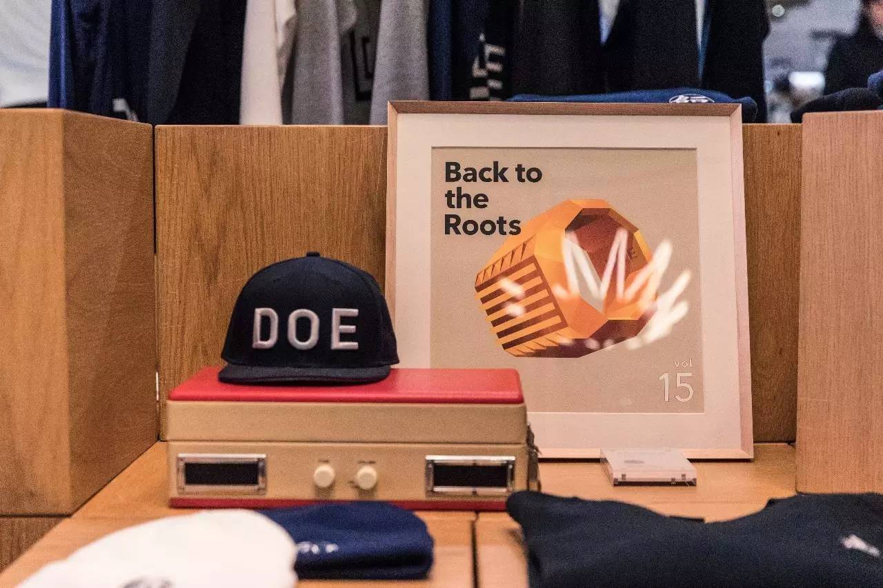 图集|我们带着这些“黑胶唱片”和几百个好看的人,一起入侵了DOE