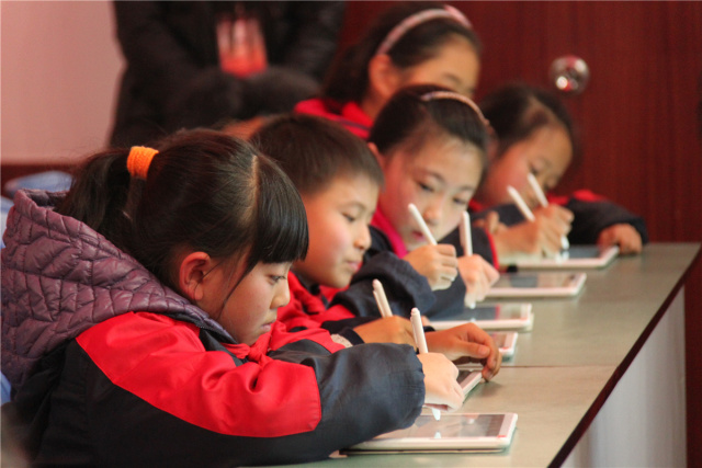 瞧,教育导报记者镜头下的2016!