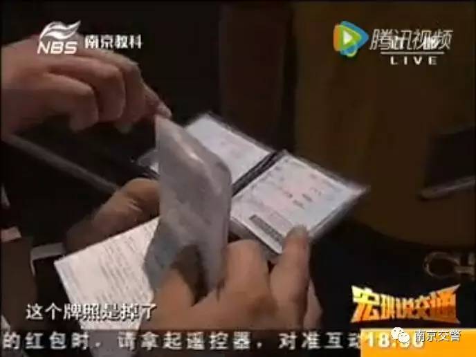 「一路有你」爷爷哄孙子，教2岁孩子在马路上开叉车……婚礼上的超豪华车队没接新娘去了哪里？