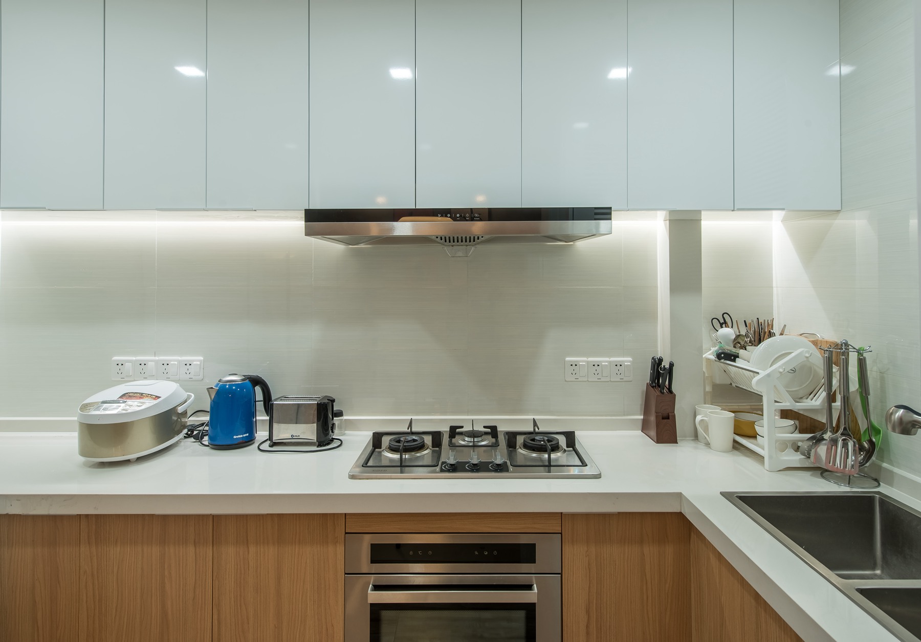 飞利浦hue智能灯怎么变光,飞利浦hue家居智能照明