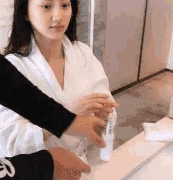 景甜化妆品知乎,景甜全套的高档护肤品