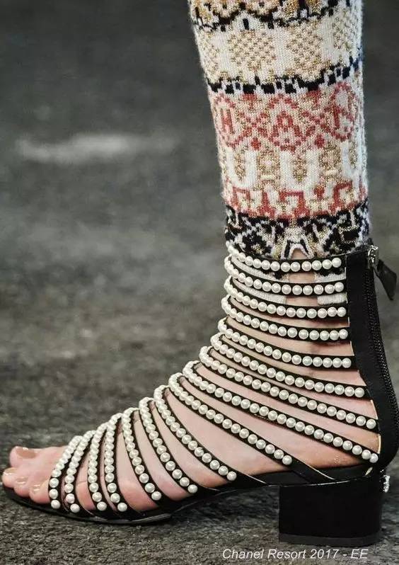 珍珠厚底玛丽珍鞋,名牌时尚潮鞋有哪些