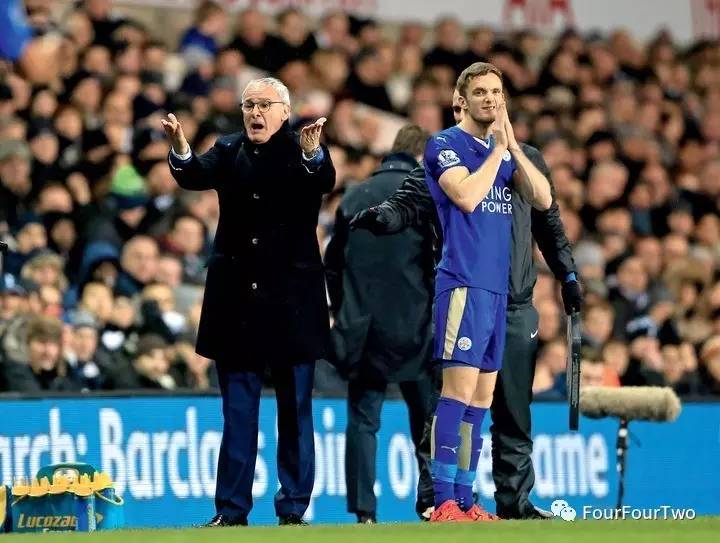 2014圣诞节垫底，2015圣诞节登顶，2016呢？莱斯特城的故事，曾经是足球世界最美好的圣诞礼物