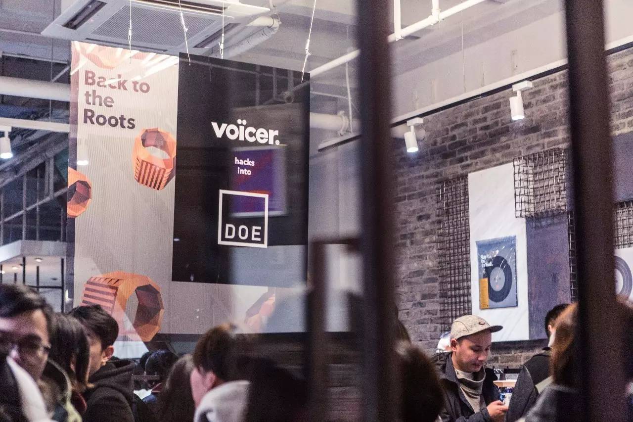 图集|我们带着这些“黑胶唱片”和几百个好看的人,一起入侵了DOE